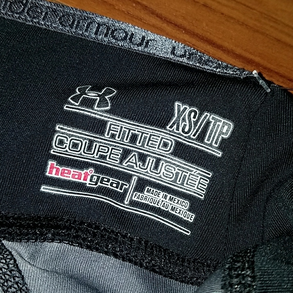 NWT Under Armour Crop Length Tights - Picture 4 of 4